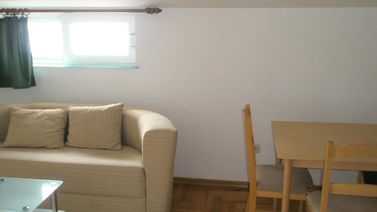 Guesthouse Marija โปดสตรานา ภายนอก รูปภาพ